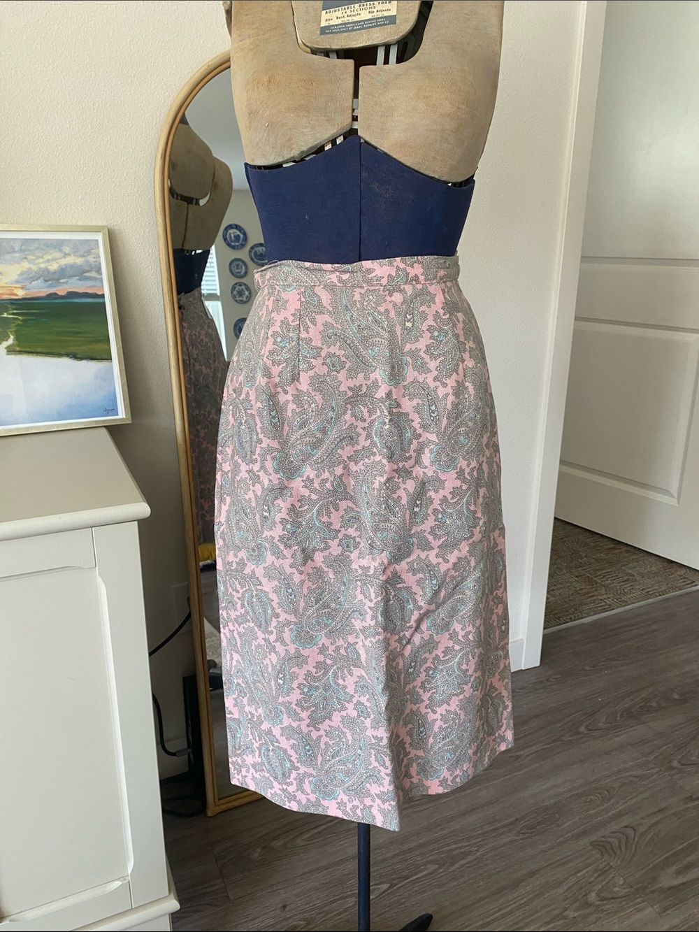 Vintage 1960s Pink Paisley Linen Pencil Skirt